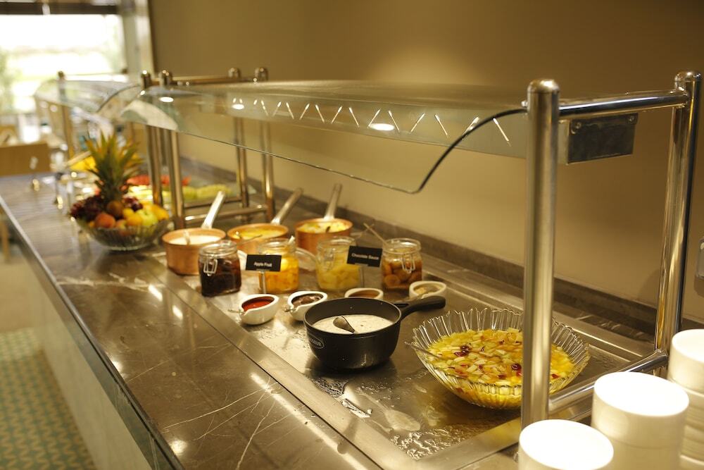 Айн-Сохна: El Ein Bay Movenpick Hotel