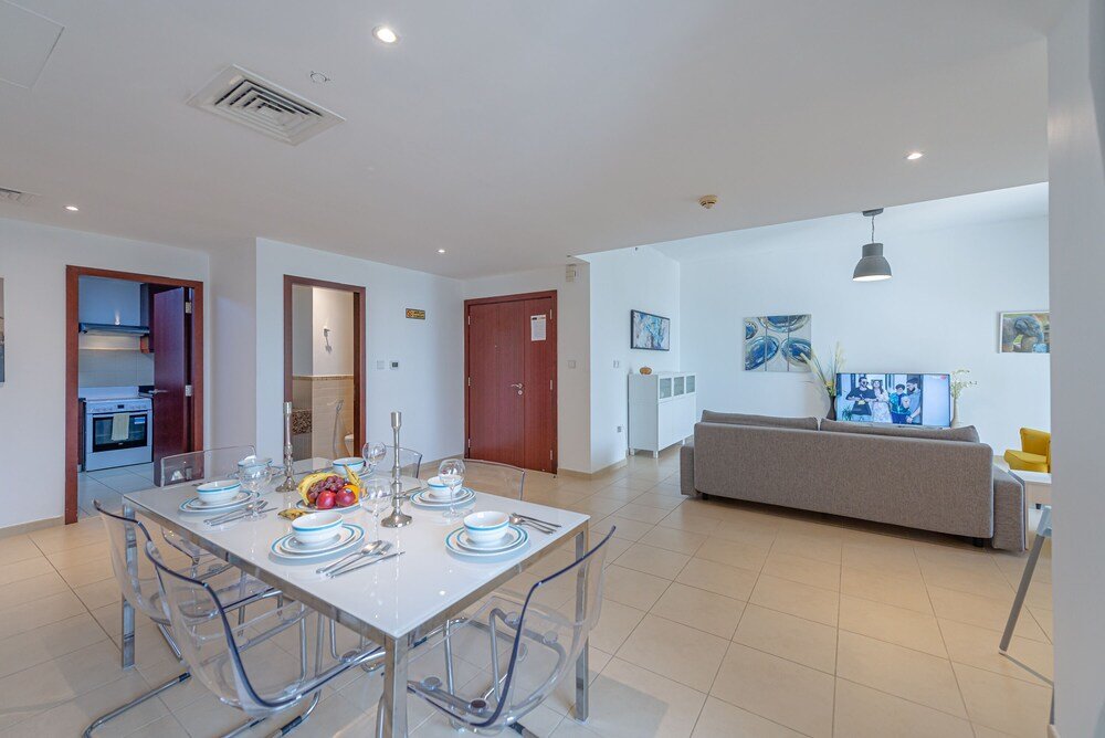 Дубай: Marco Polo - Charming & Spacious 2BR Apt with Dubai Eye Views