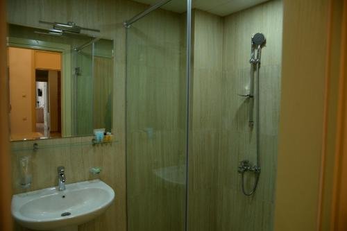 Батуми: Hotel Varios