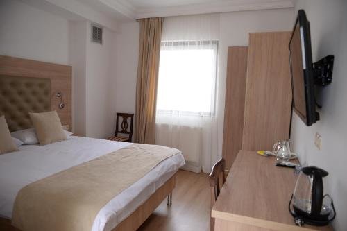 Батуми: Hotel Varios