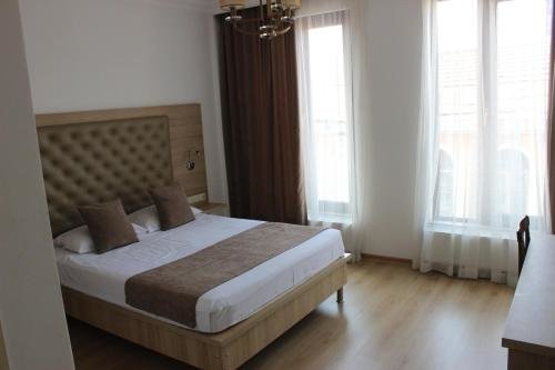 Батуми: Hotel Varios