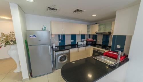 Дубай: Two Bedroom Apartment - Ocean Heights luxury