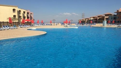 Айн-Сохна: Porto South Beach Royal Sea View