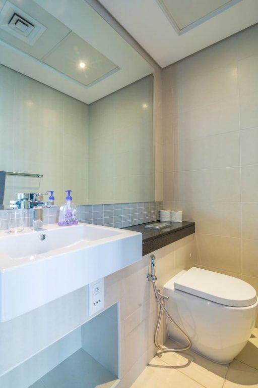 Дубай: Studio Apartment - Silverene Tower B - MSG 8766