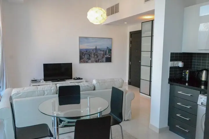 Дубай: Studio Apartment - Silverene Tower B - MSG 8766