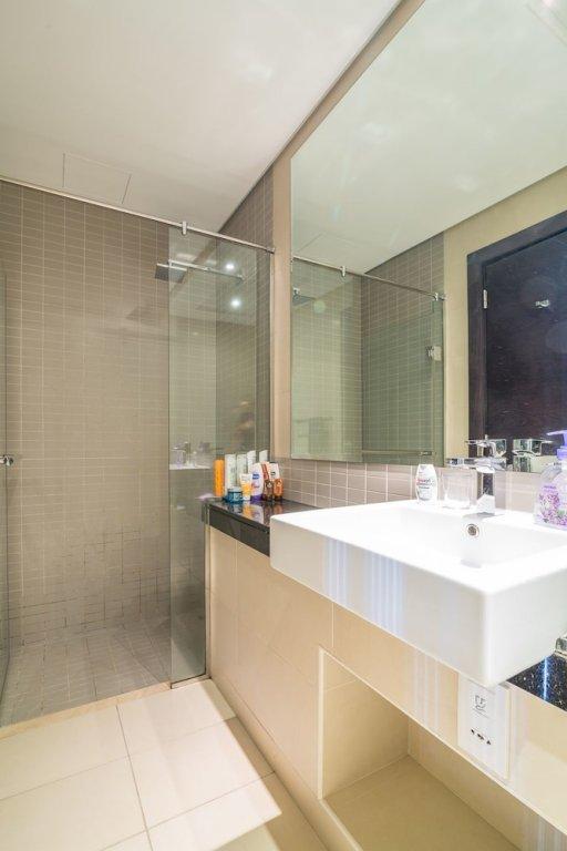 Дубай: Studio Apartment - Silverene Tower B - MSG 8766