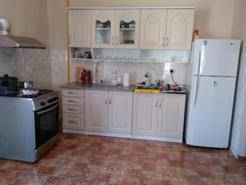 Батуми: Sherip ximshiashvili 45 - 54±