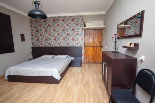 Кварели: Rustavelis N12