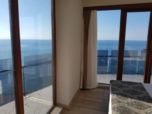 Батуми: ASHTAL beach HOTEL 17\07