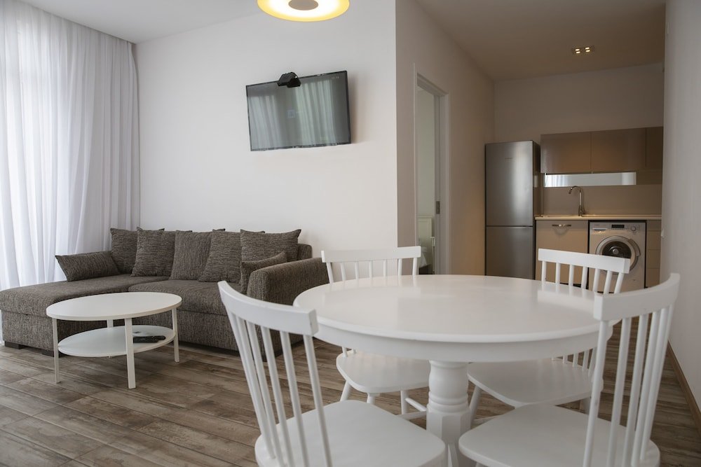Батуми: ASHTAL beach HOTEL 17\04