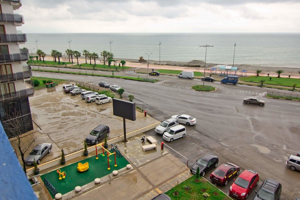 Батуми: ASHTAL beach HOTEL 17\04