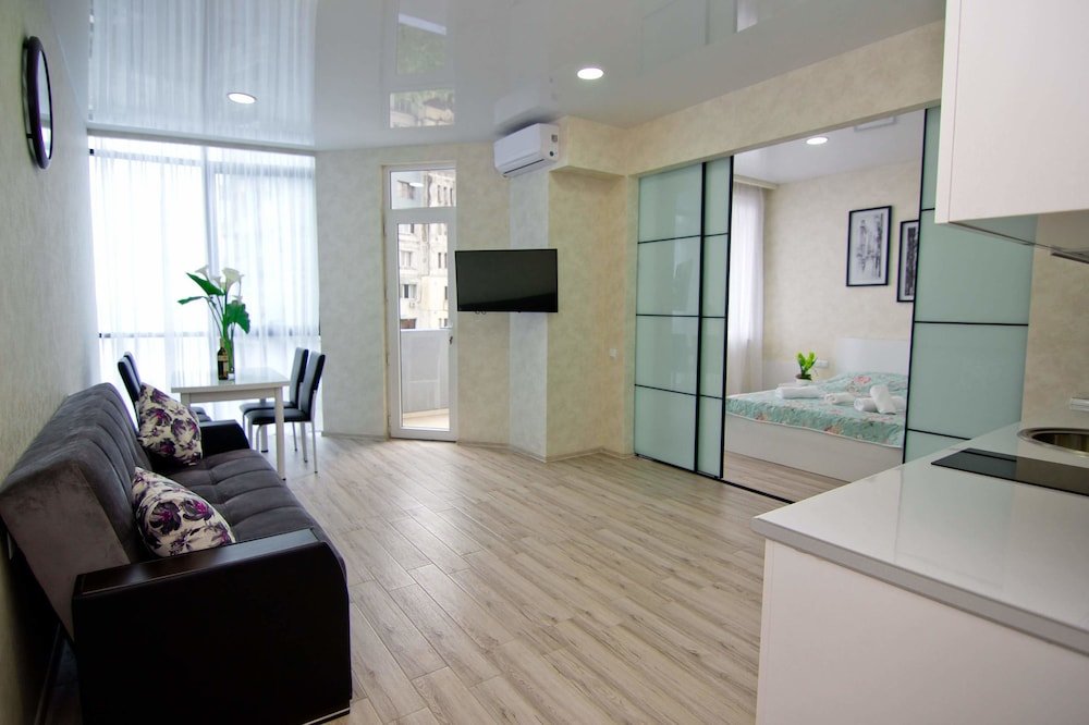 Батуми: ASHTAL beach HOTEL 17\04
