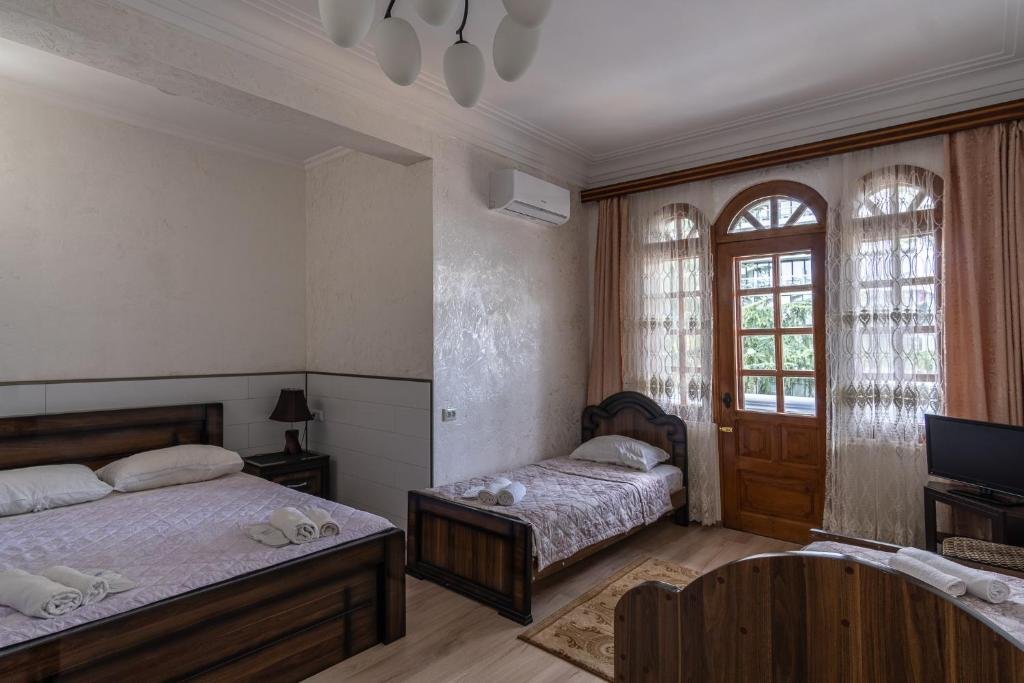 Батуми: Sweet Home at Ninoshvili 3