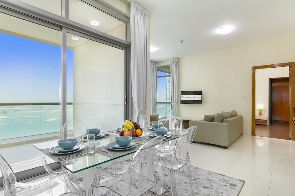 Дубай: 2 BR Apt Ocean Palm & Atlantis View