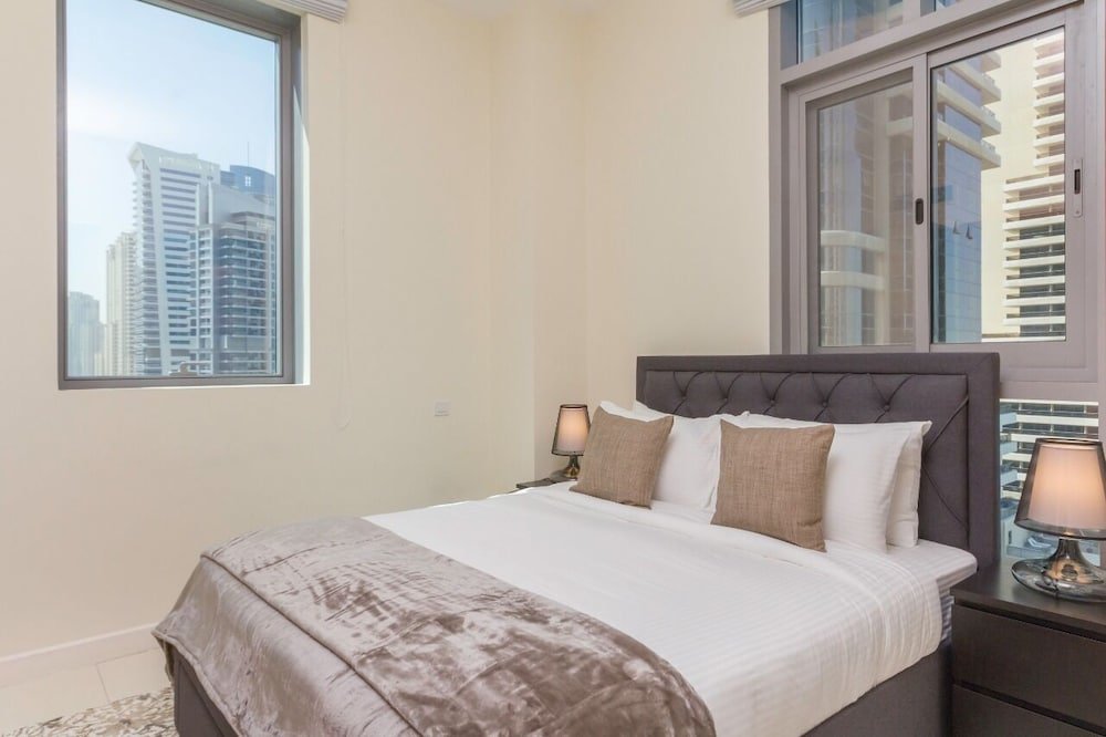 Дубай: 2 BR Apt Ocean Palm & Atlantis View