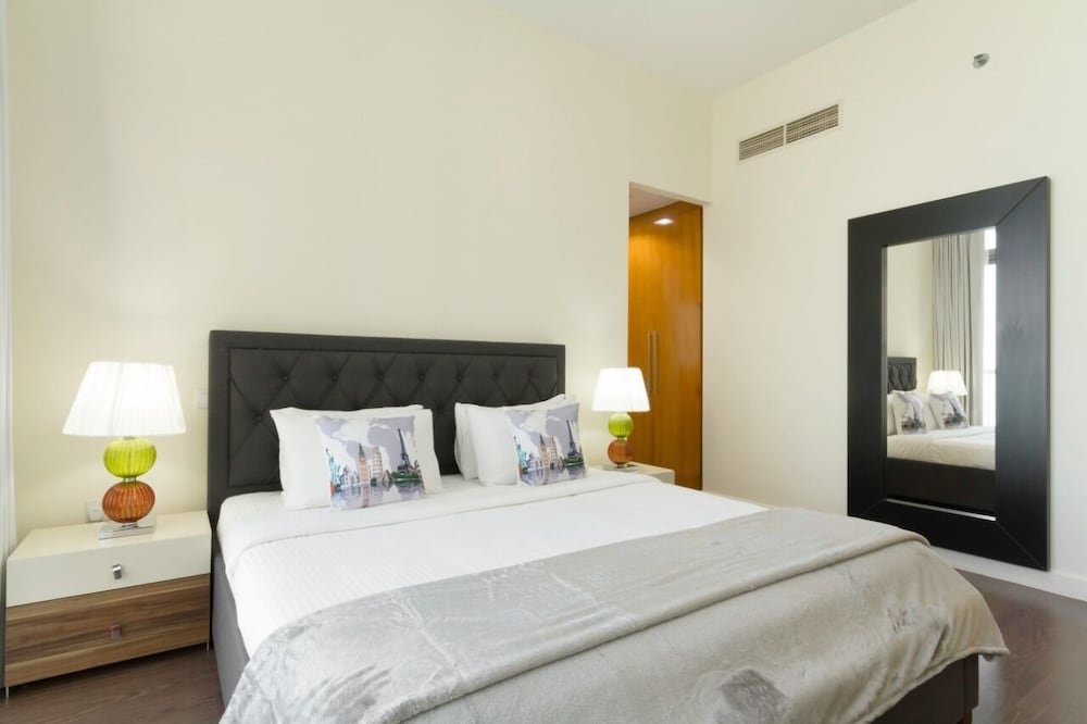 Дубай: 2 BR Apt Ocean Palm & Atlantis View