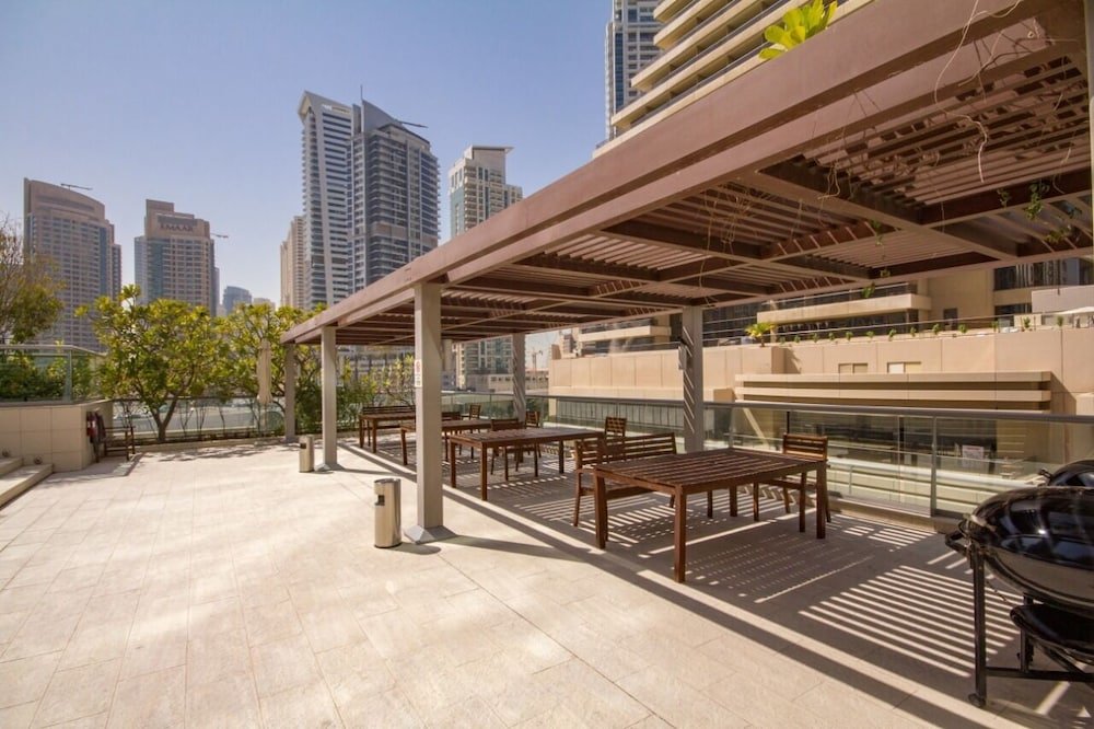 Дубай: 2 BR Apt Ocean Palm & Atlantis View