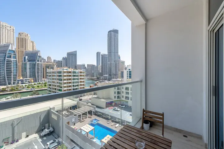 Дубай: Modern Studio with Amazing Views from Balcony
