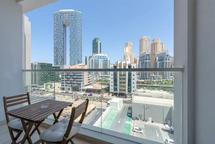 Дубай: Modern Studio with Amazing Views from Balcony
