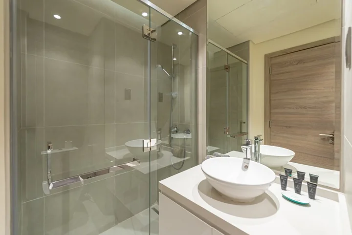 Дубай: Modern Studio with Amazing Views from Balcony