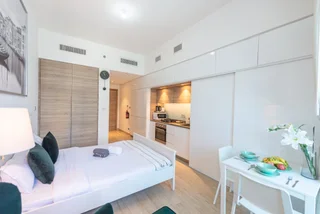 Дубай: Modern Studio with Amazing Views from Balcony