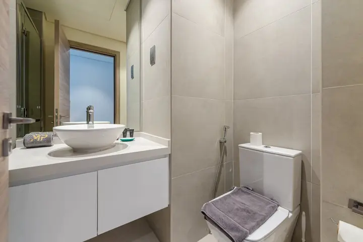 Дубай: Modern Studio with Amazing Views from Balcony
