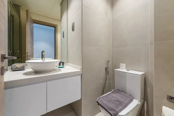 Дубай: Modern Studio with Amazing Views from Balcony