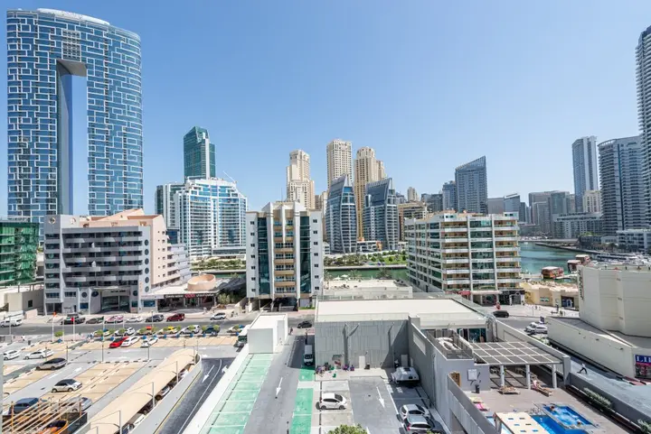 Дубай: Modern Studio with Amazing Views from Balcony