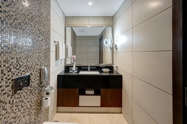 Дубай: Royal Continental Suites