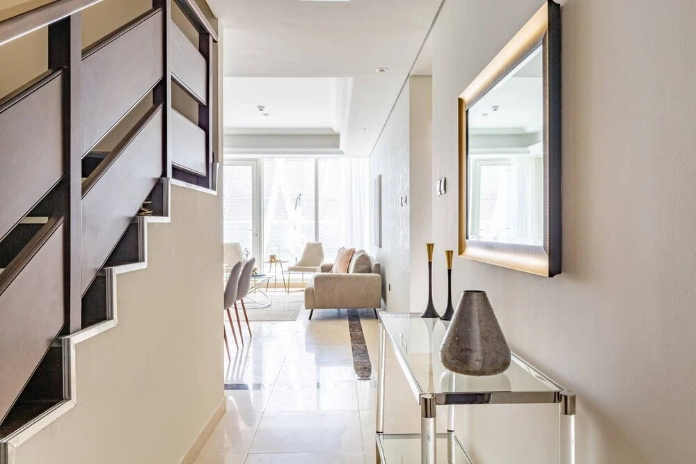 Дубай: Luxurious 3BR Loft W/ Study In Downtown Dubai