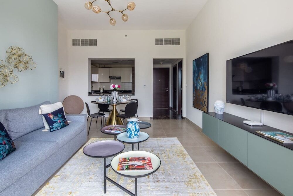 Дубай: Ornate 1BR w/ Breathtaking Marina Views!