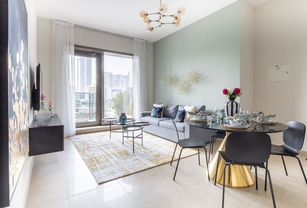 Дубай: Ornate 1BR w/ Breathtaking Marina Views!