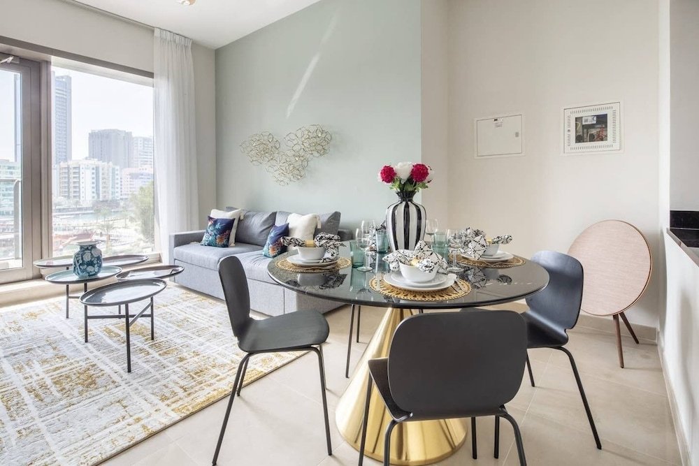 Дубай: Ornate 1BR w/ Breathtaking Marina Views!