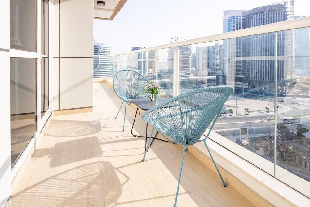 Дубай: Beaming 3BR Apartment in Downtown Burj District!