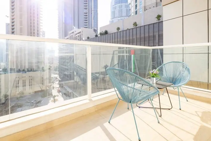 Дубай: Beaming 3BR Apartment in Downtown Burj District!