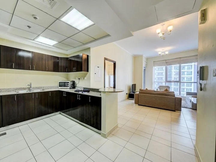 Дубай: 1- bed Dubai Marina Apartment in Prime Location