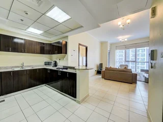 Дубай: 1- bed Dubai Marina Apartment in Prime Location