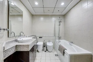 Дубай: 1- bed Dubai Marina Apartment in Prime Location