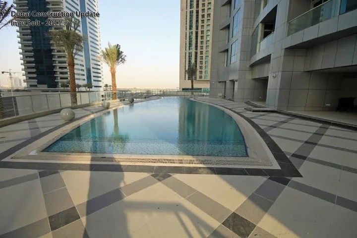 Дубай: 1- bed Dubai Marina Apartment in Prime Location