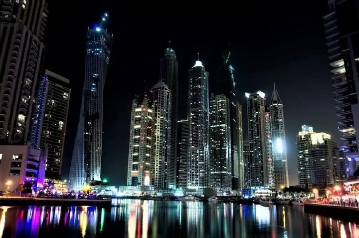 Дубай: 1- bed Dubai Marina Apartment in Prime Location