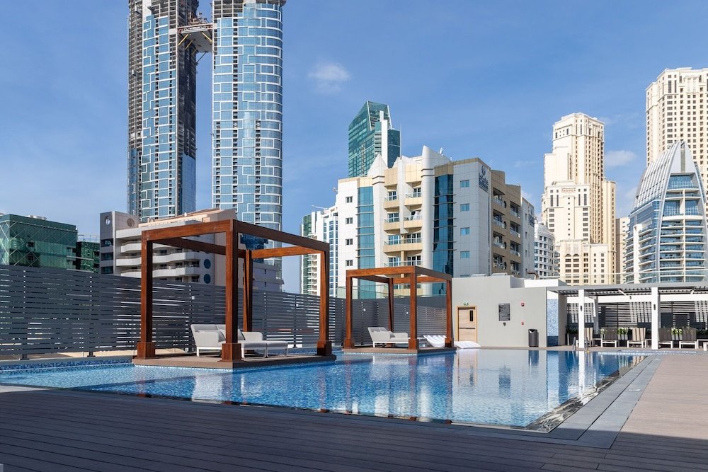Дубай: Modern Arabian Themed 1BR Apartment in Dubai Marina