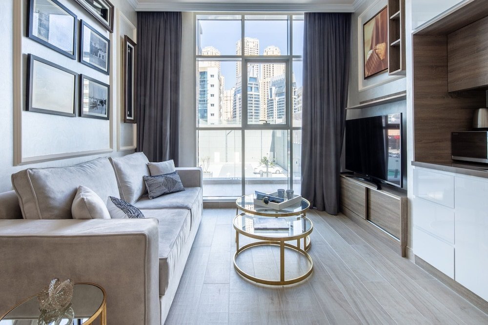 Дубай: Modern Arabian Themed 1BR Apartment in Dubai Marina