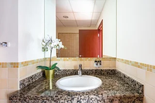 Дубай: Sea View! Spacious 2BR in JBR + Pool & gym