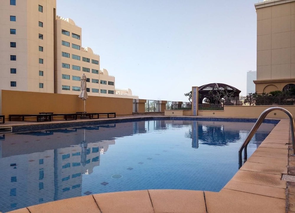Дубай: Sea View! Spacious 2BR in JBR + Pool & gym