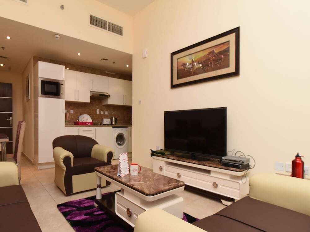 Дубай: OYO 575 Home Capitol tower 11