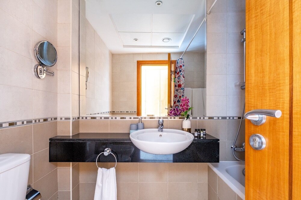 Дубай: Modish & Vibrant 3BR Apartment in Marina