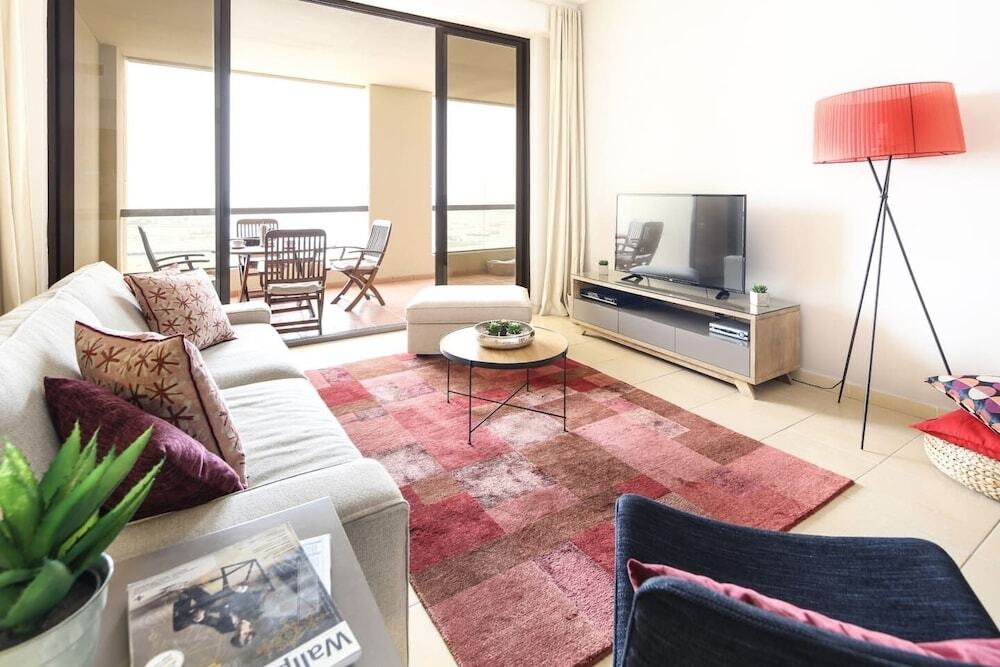 Дубай: Full SEA Views! Gorgeous 2BR in JBR - Sleeps 6