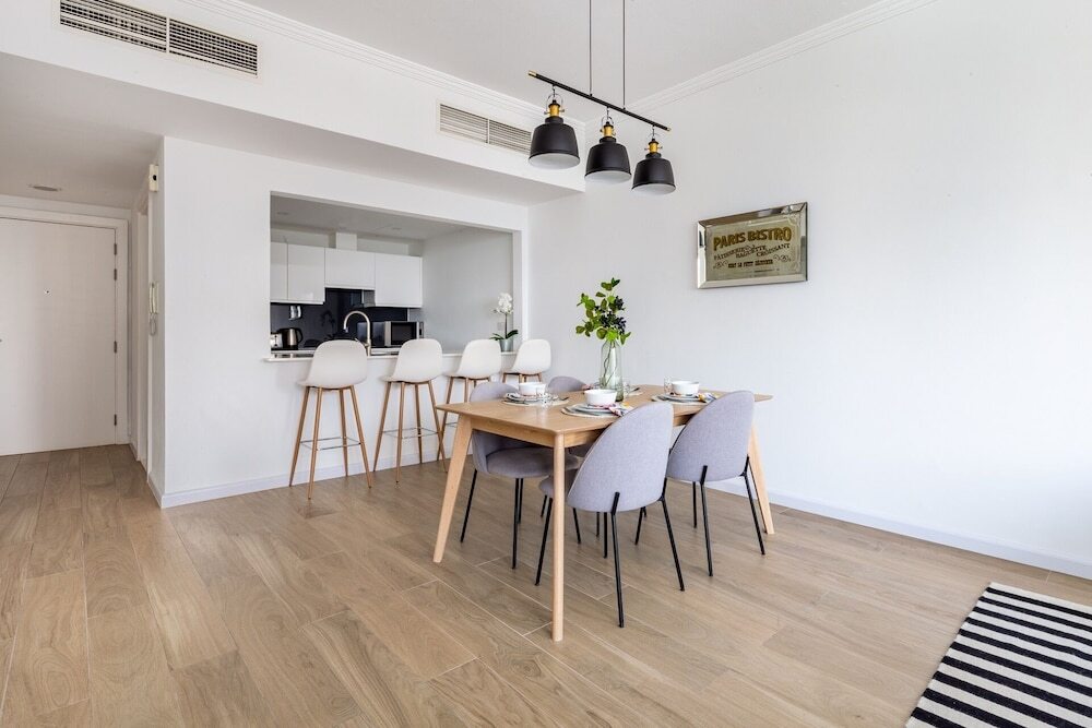 Дубай: Superior and Upgraded 1BR in Heart of Marina!