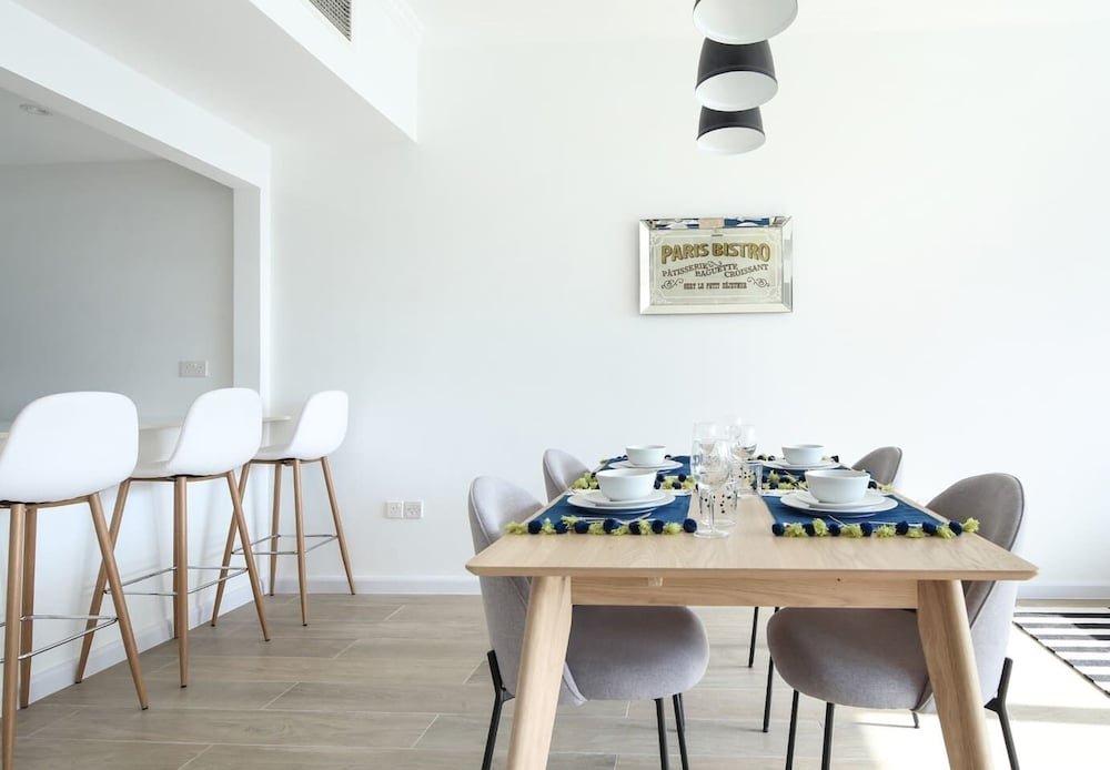 Дубай: Superior and Upgraded 1BR in Heart of Marina!