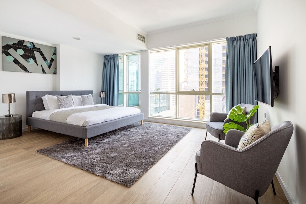 Дубай: Superior and Upgraded 1BR in Heart of Marina!